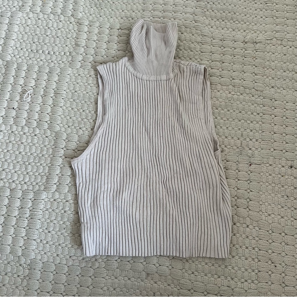 Ribbed Turtle Neck